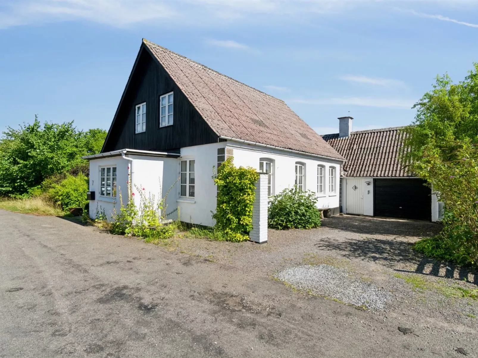 "Tuva" - 3.6km from the sea