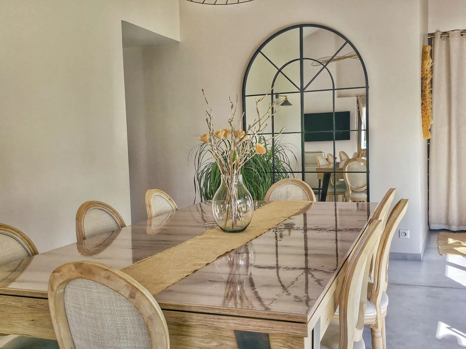 Bauernhaus aus Stein mit schöner Aussicht "Mas de Lysis".