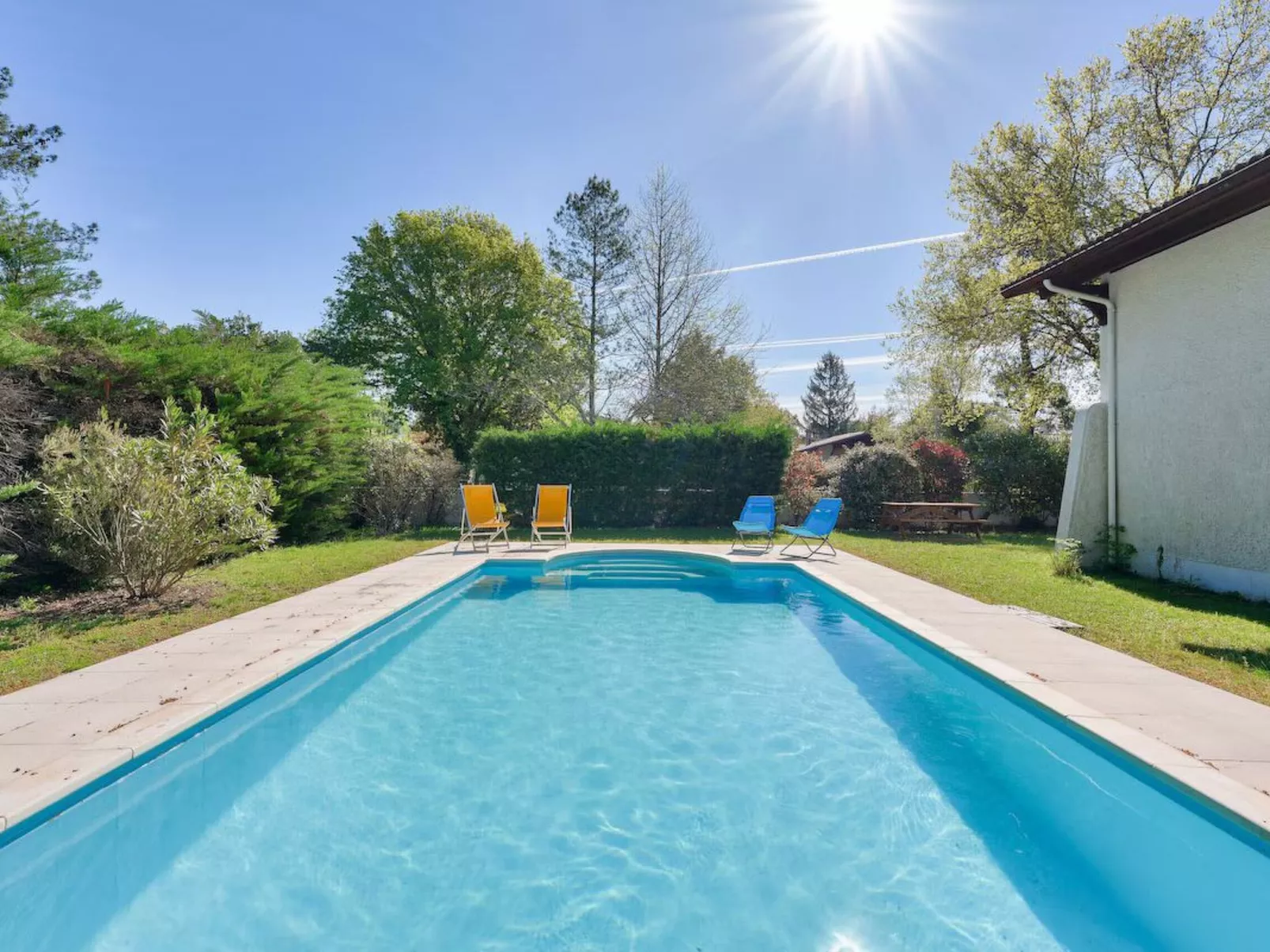 Swimmingpool - Strand - Geschäfte