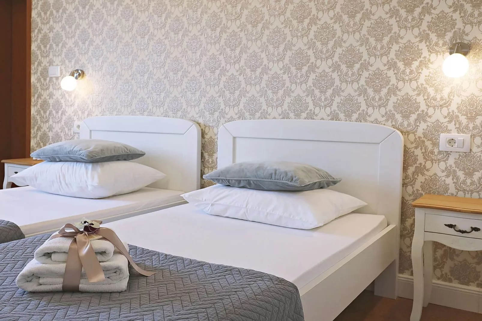 Villa Šolo – Peaceful Nature Park Getaway - Six Bedroom Villa With Heated Pool