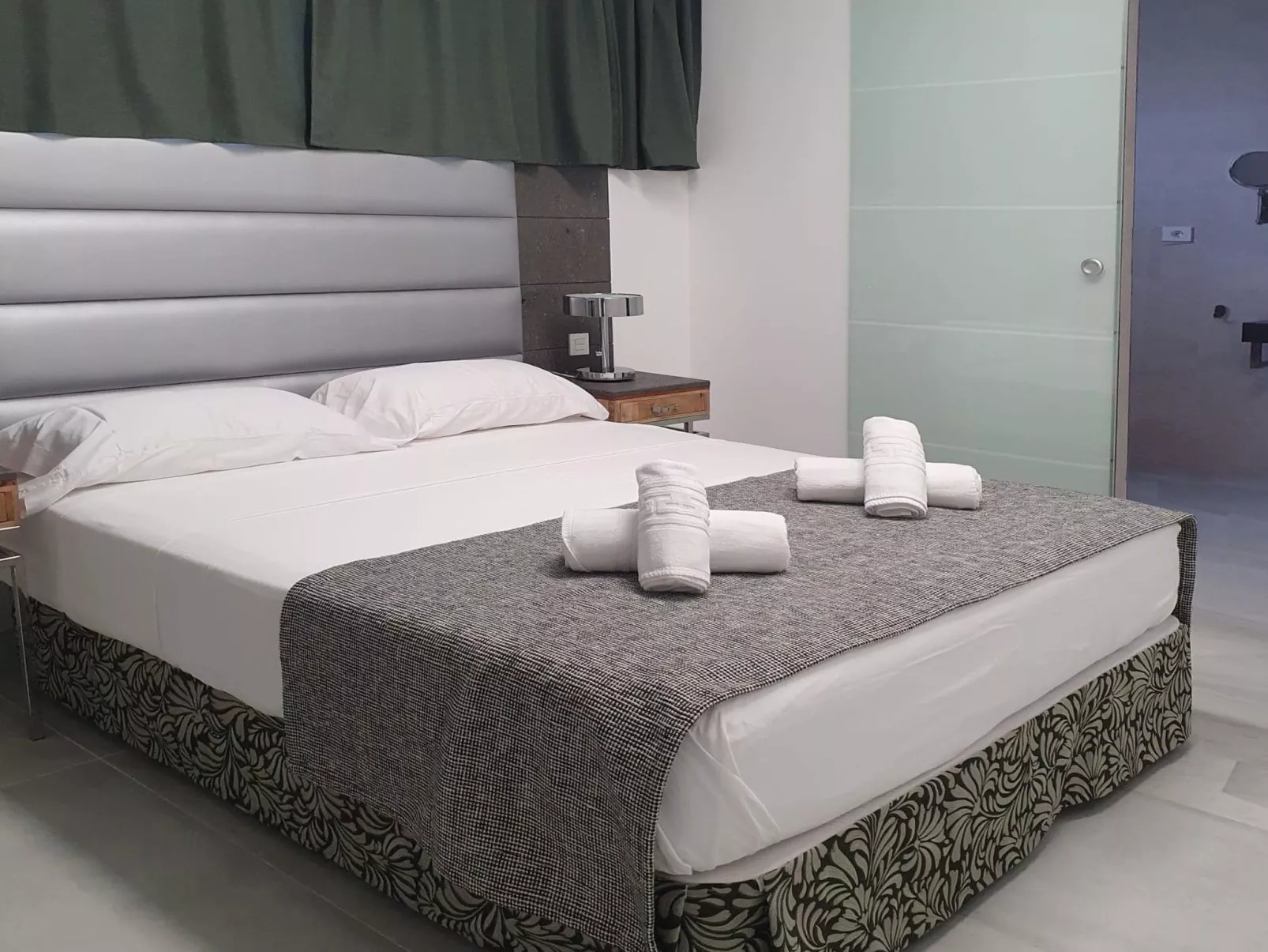 Geräumige Villa, beheizter Pool und atemberaubende Aussicht