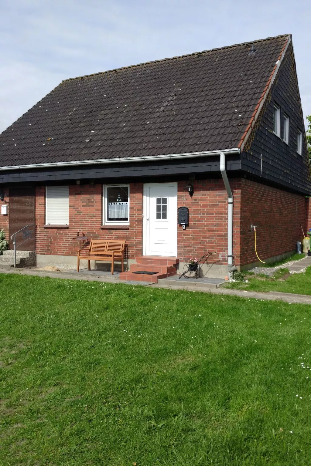 Mit Garten, Grill und Terrasse