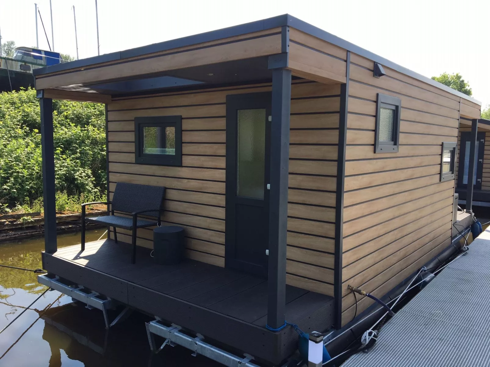 Hausboot KHT 2 Lacet mit Elektrokamin im Salon, 1 Schlafraum, Küche, Duschbad m