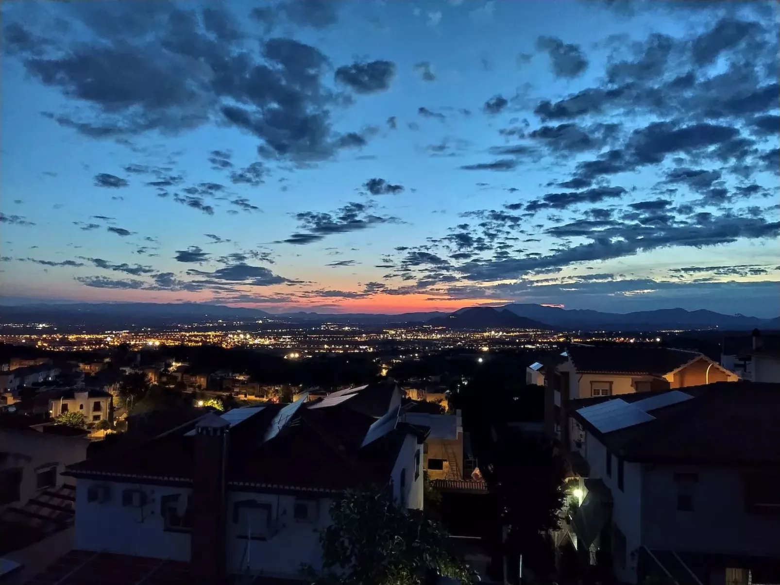 Helles Haus mit Aussicht und privatem Pool