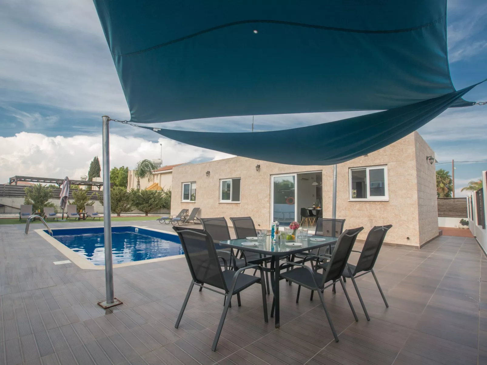 3-Schlafzimmer-Villa in Protaras Zentrum mit Pool