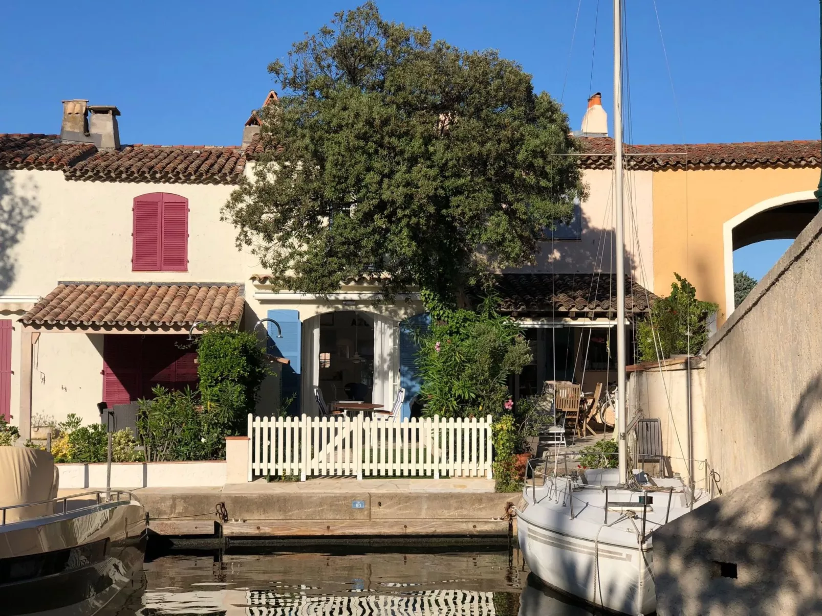 Gemütliches Ferienhaus in Grimaud mit Terrasse, Garten und Grill