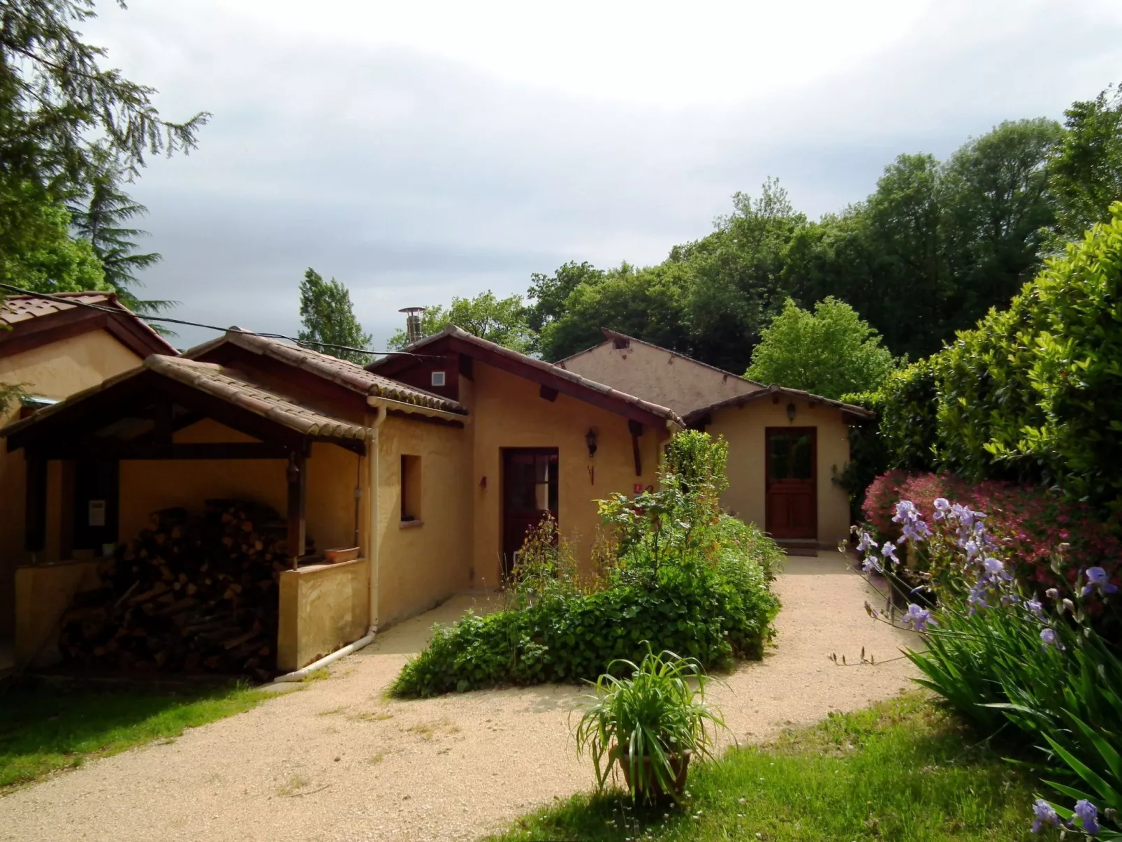 Feriendorf im Périgord Großes Ferienhaus für 18 oder 20 Personen.