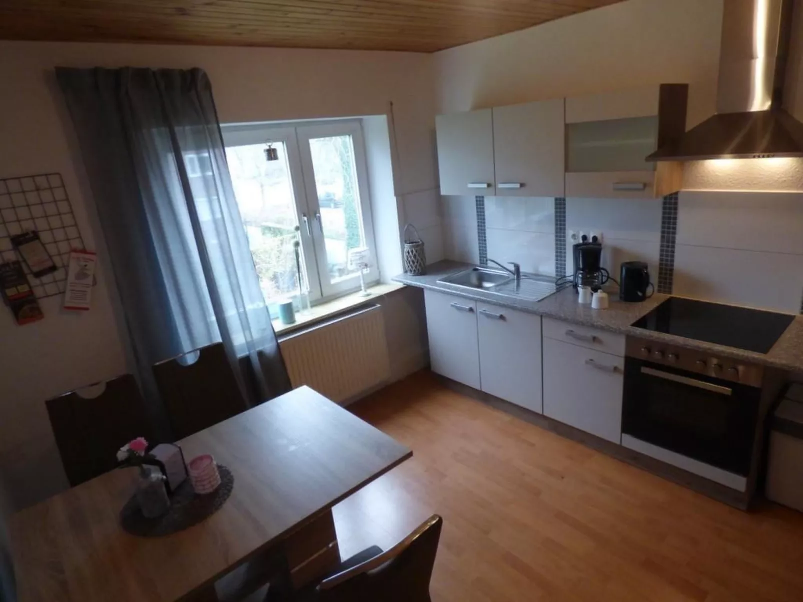 Große Ferienwohnung in Voslapp mit Garten