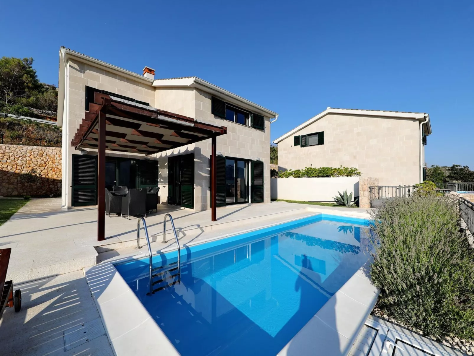 Mediterrane Villa, Pool, Panoramablick aufs Meer