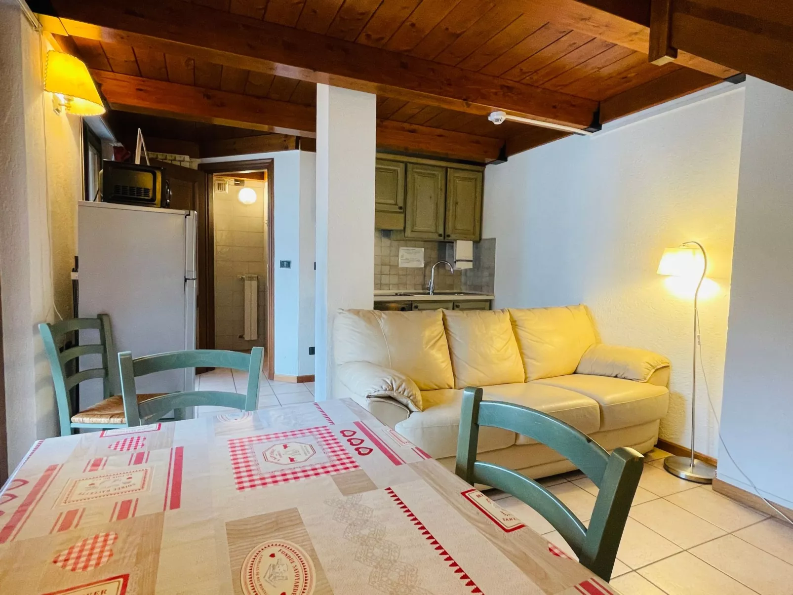 Zwei-Zimmer-Wohnung im Dachgeschoss 5 p. l. Villa Frejus