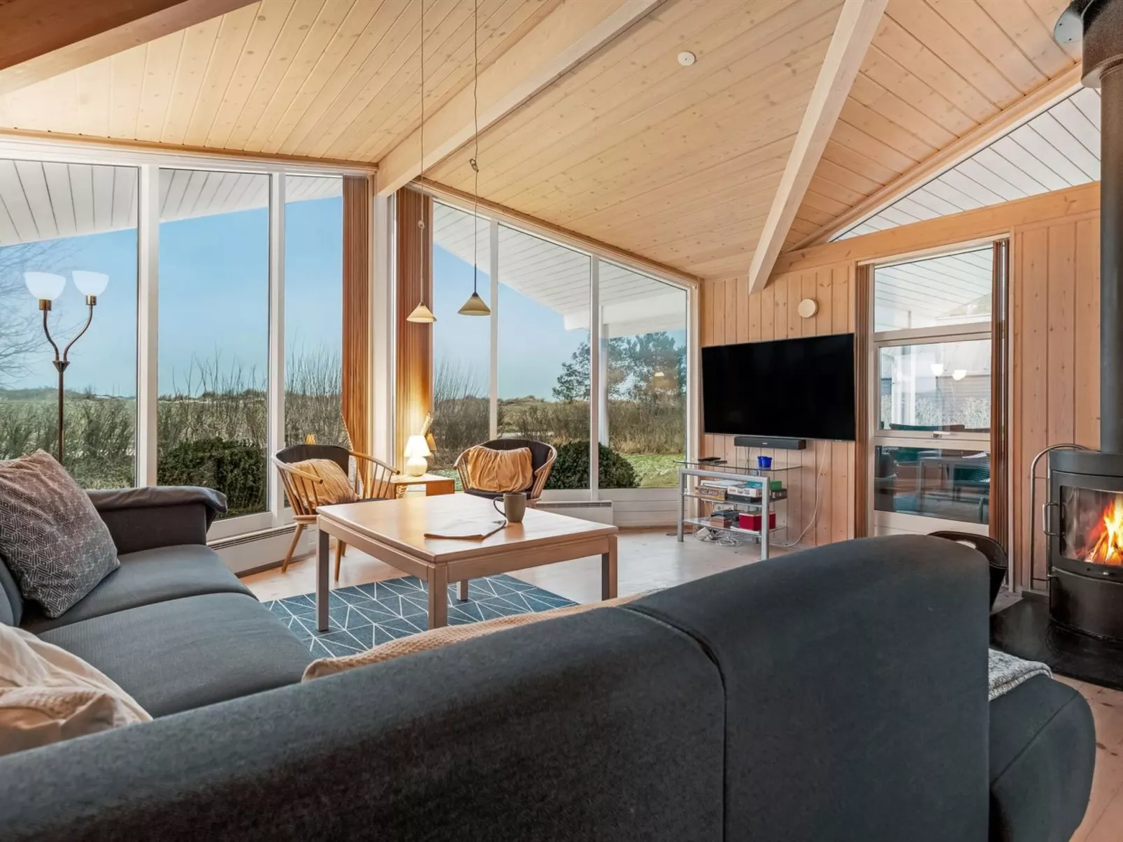 "Garth" - 50m from the sea