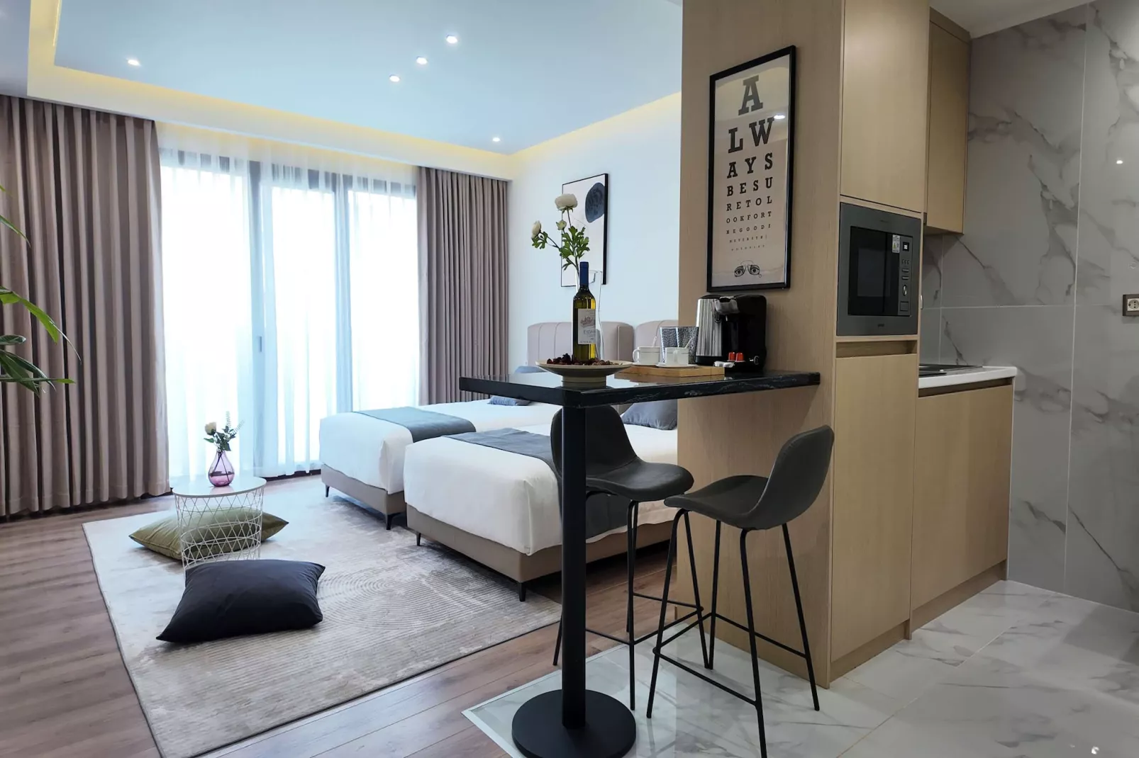 Twin Deluxe Room with Balcony