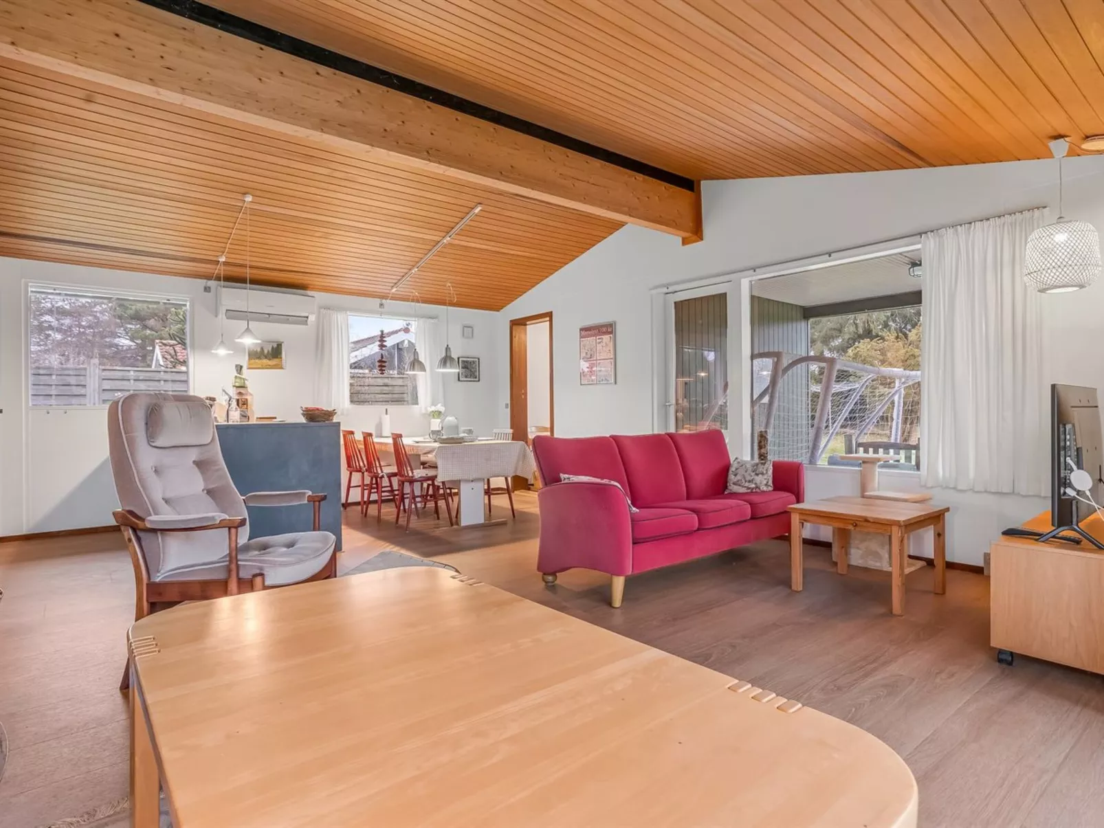 "Odstanus" - 575m from the sea - Binnen