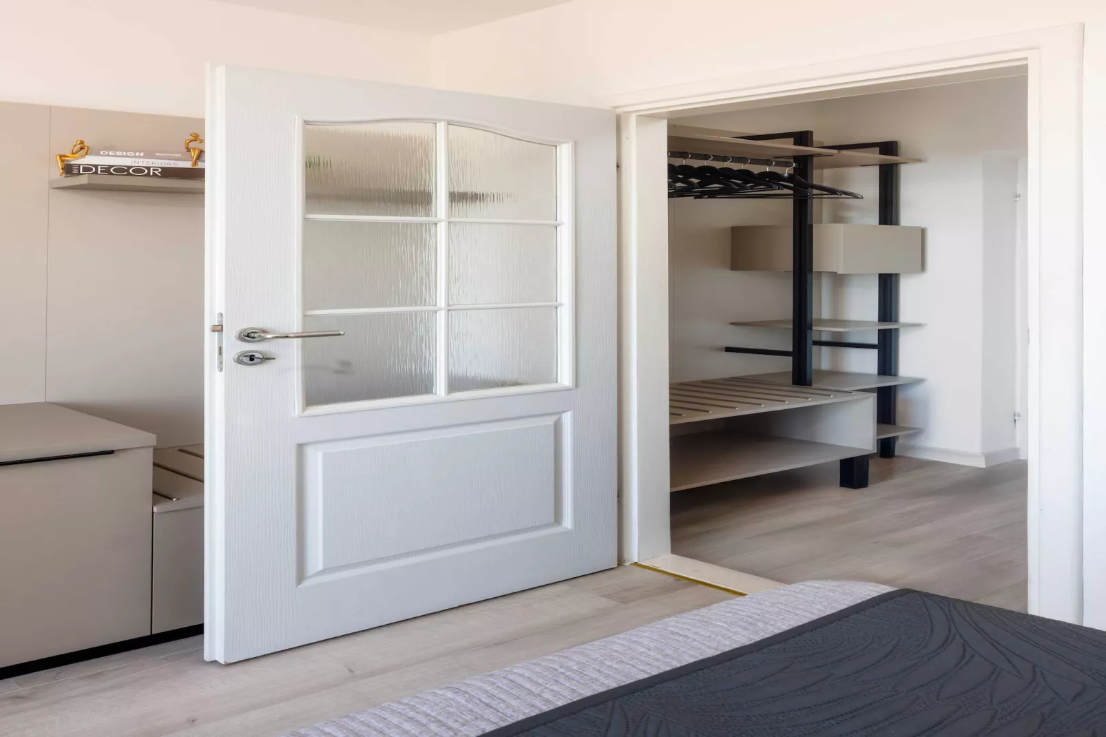 Villa Panorama Dubrovnik (S2) - Comfort Double Room with Balcony and Sea View-Slaapkamer