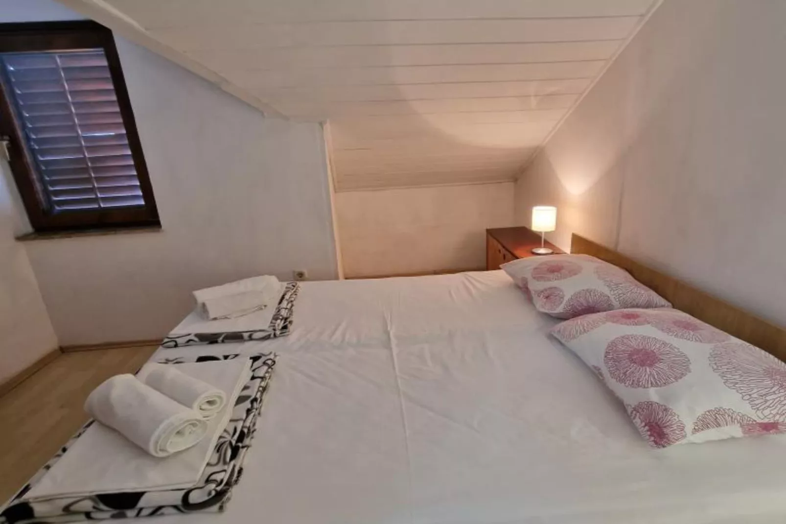 Two Bedroom  Apartment with Terrace and Sea View 4