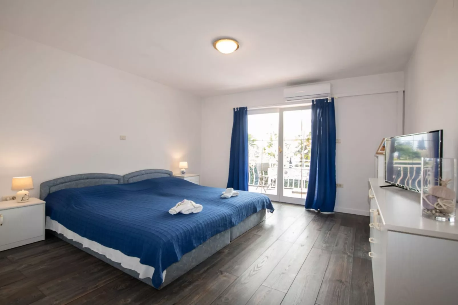 Apartments Mirjana IKA - Studio Apartment With Balcony  (A1)