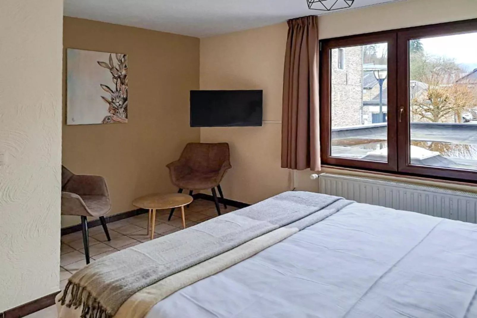 Au Coeur d'Alle - Double Room with Large Double Bed-Slaapkamer