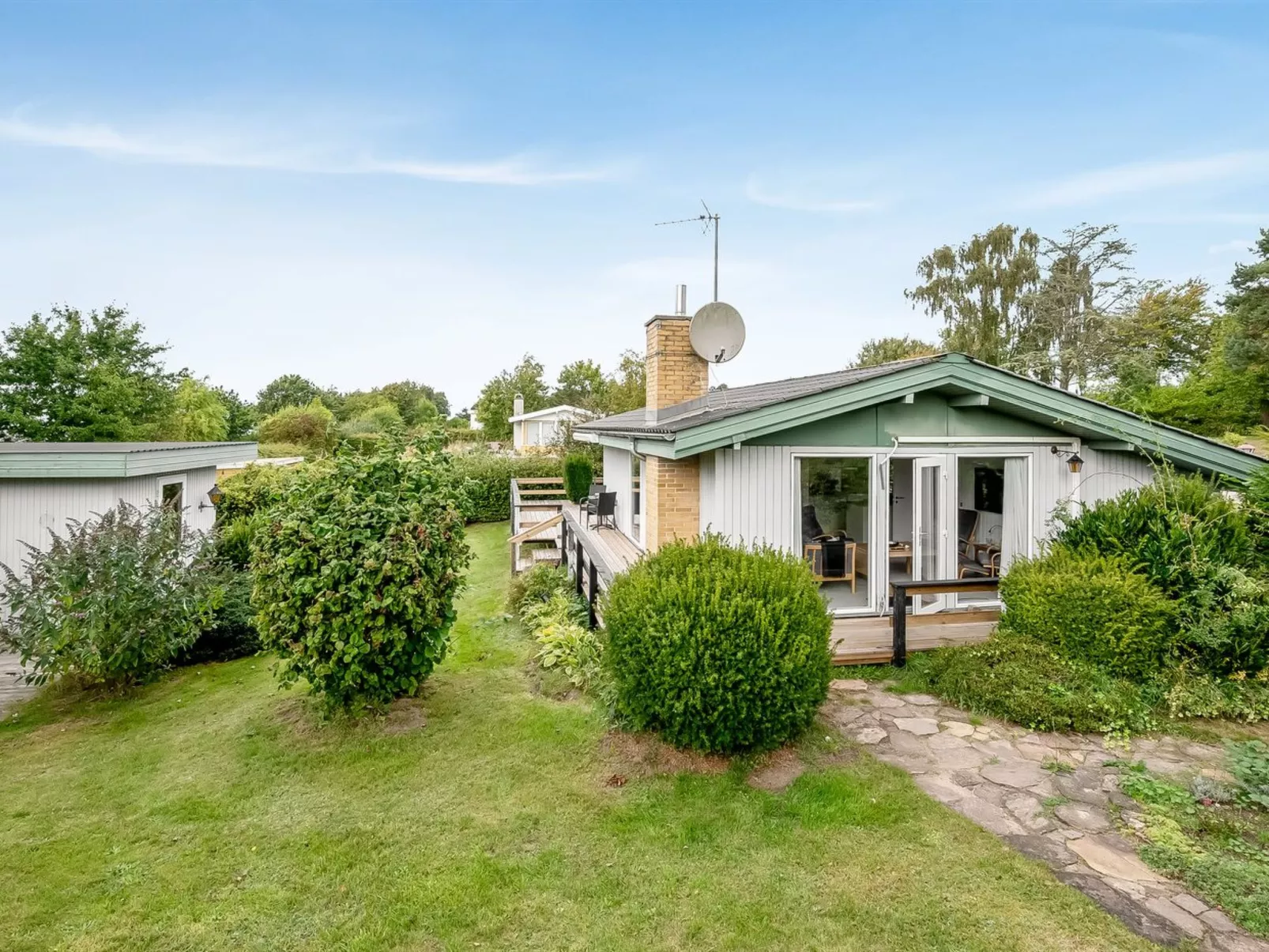 "Ayo" - 200m from the sea