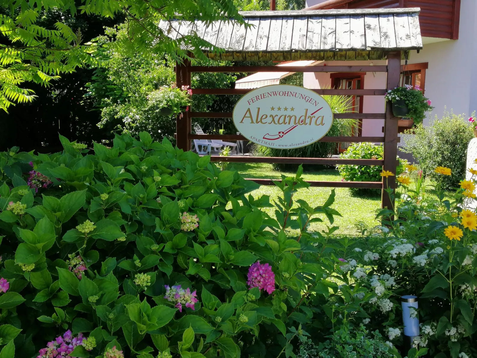 Studio-Appartement mit Balkon