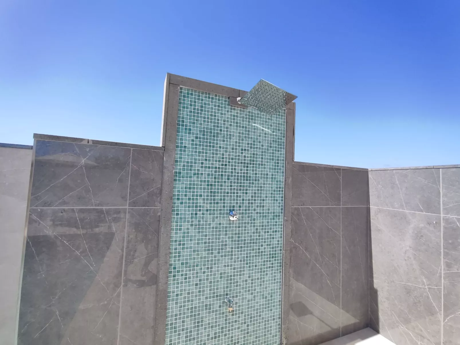 Luxuriöse Villa mit privatem Pool und Bergblick