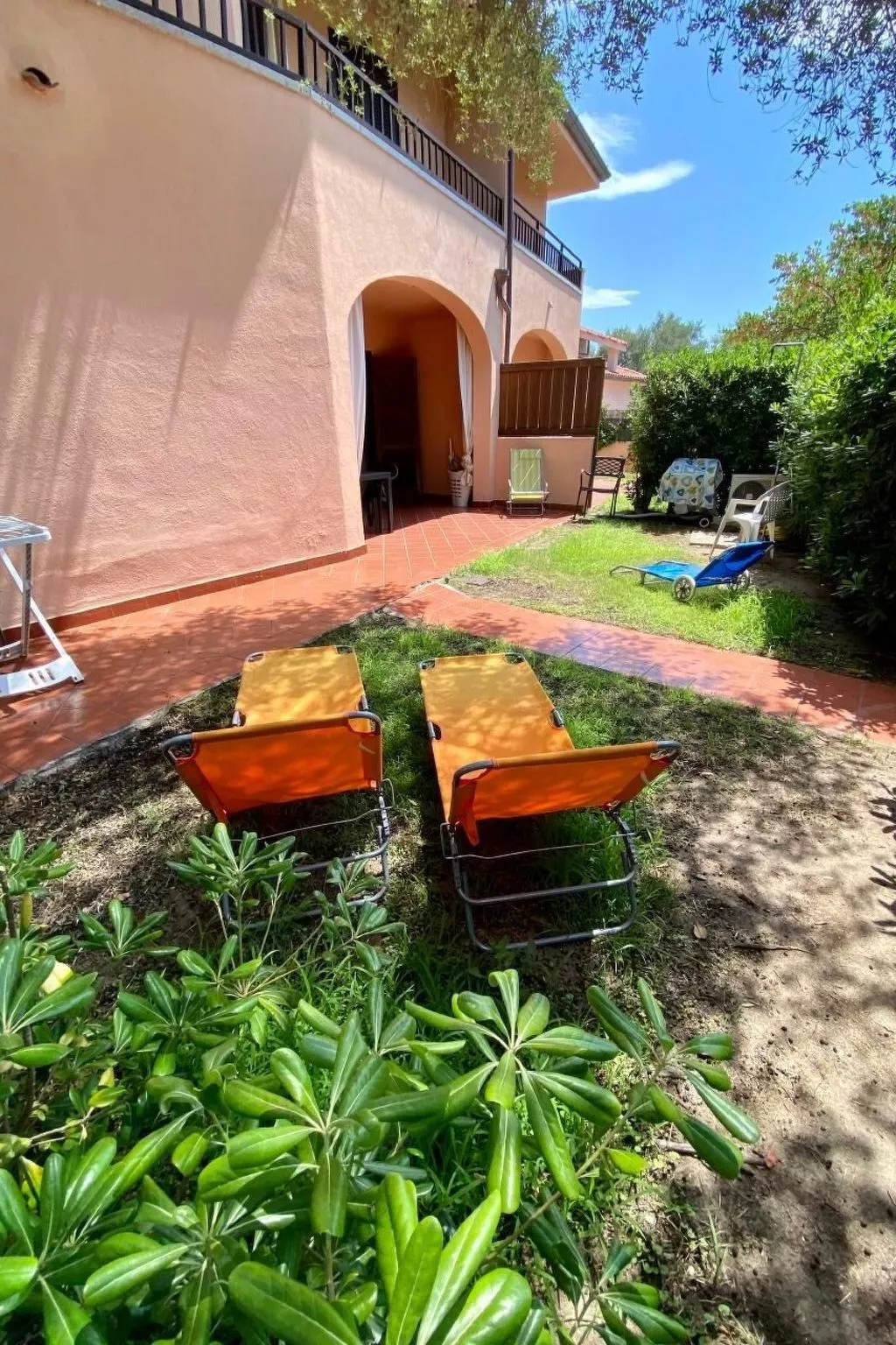 Wohnung "Alter Olivenbaum" mit Garten