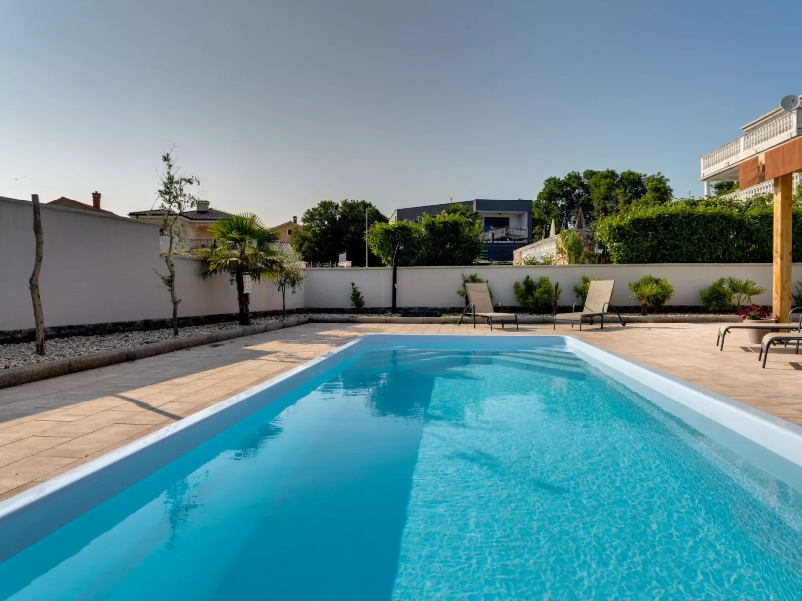 Schönes Haus in Pinezići mit privatem Parkplatz