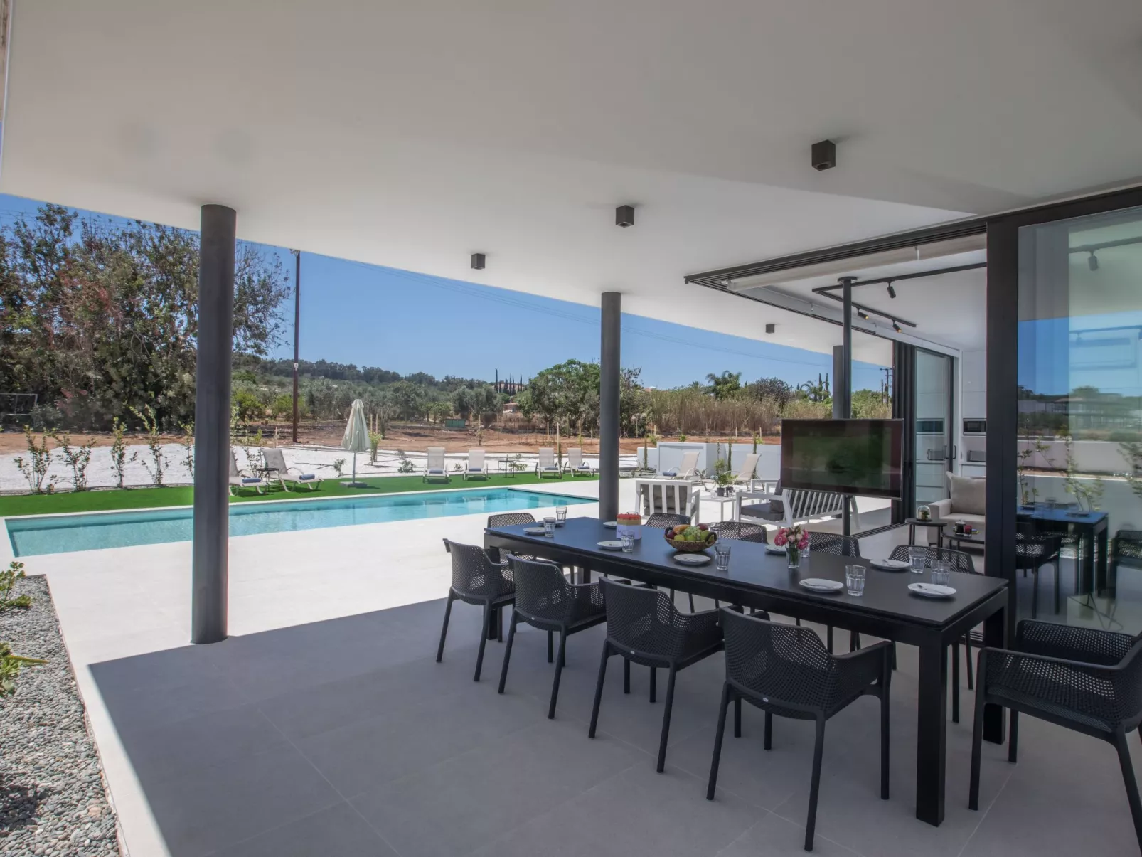 Geräumige Villa mit großem Garten und Pool