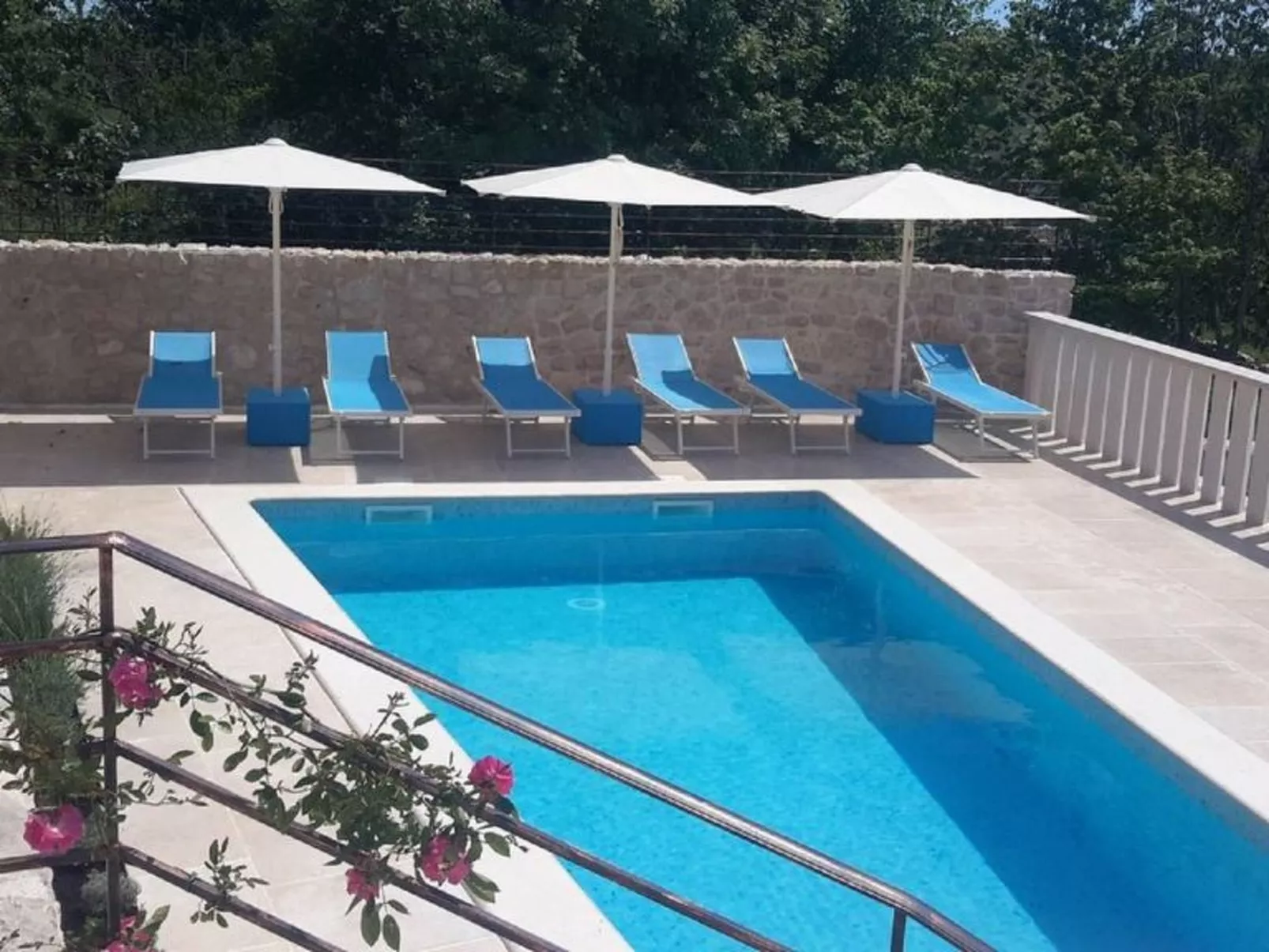 Schöne Steinvilla mit beheiztem Pool und Sauna