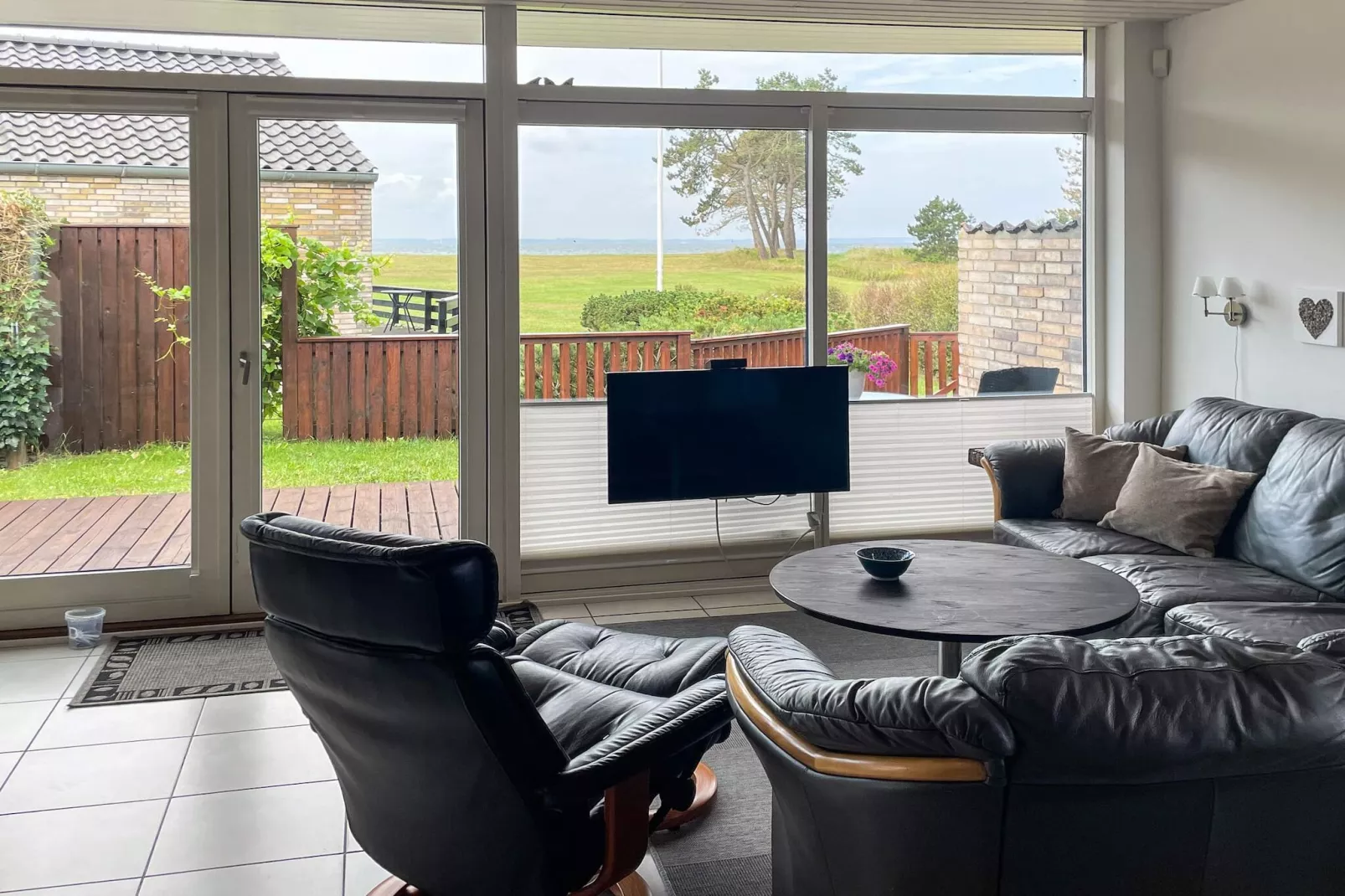 Strandgeluk met Sauna -- By Traum Ferienwohnungen-Waterzicht