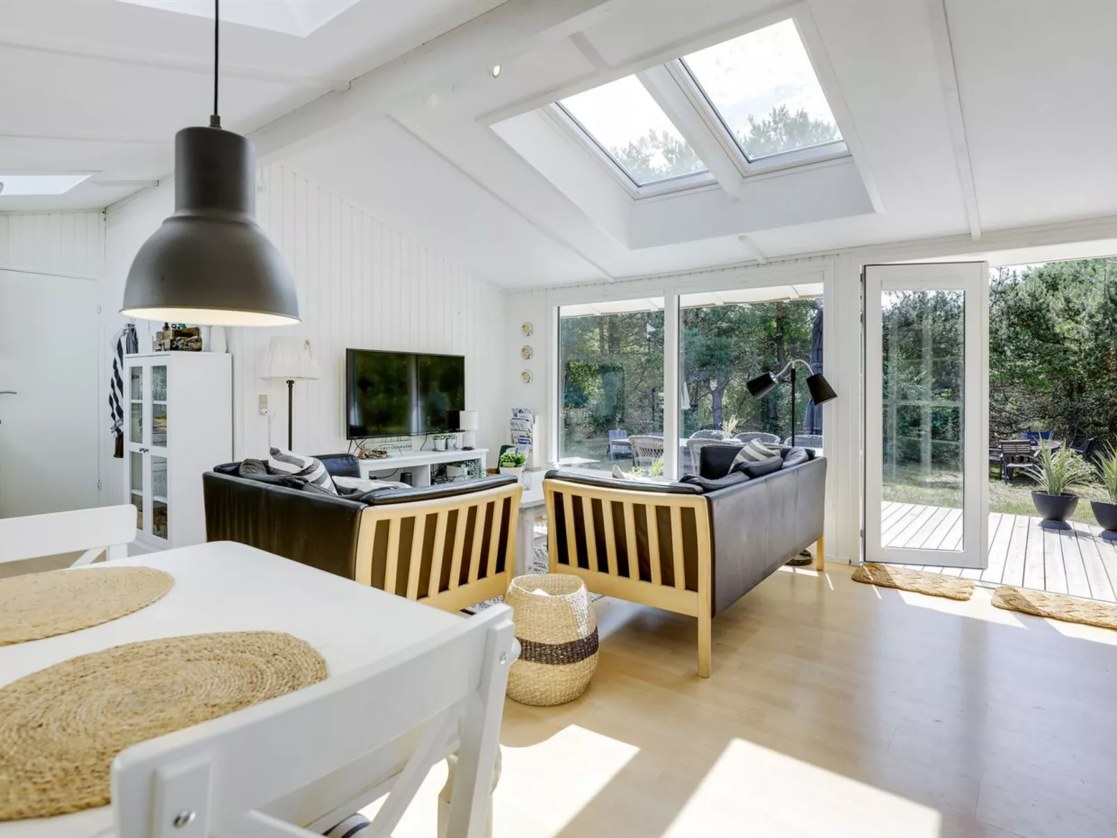 "Essi" - 300m from the sea-Binnen