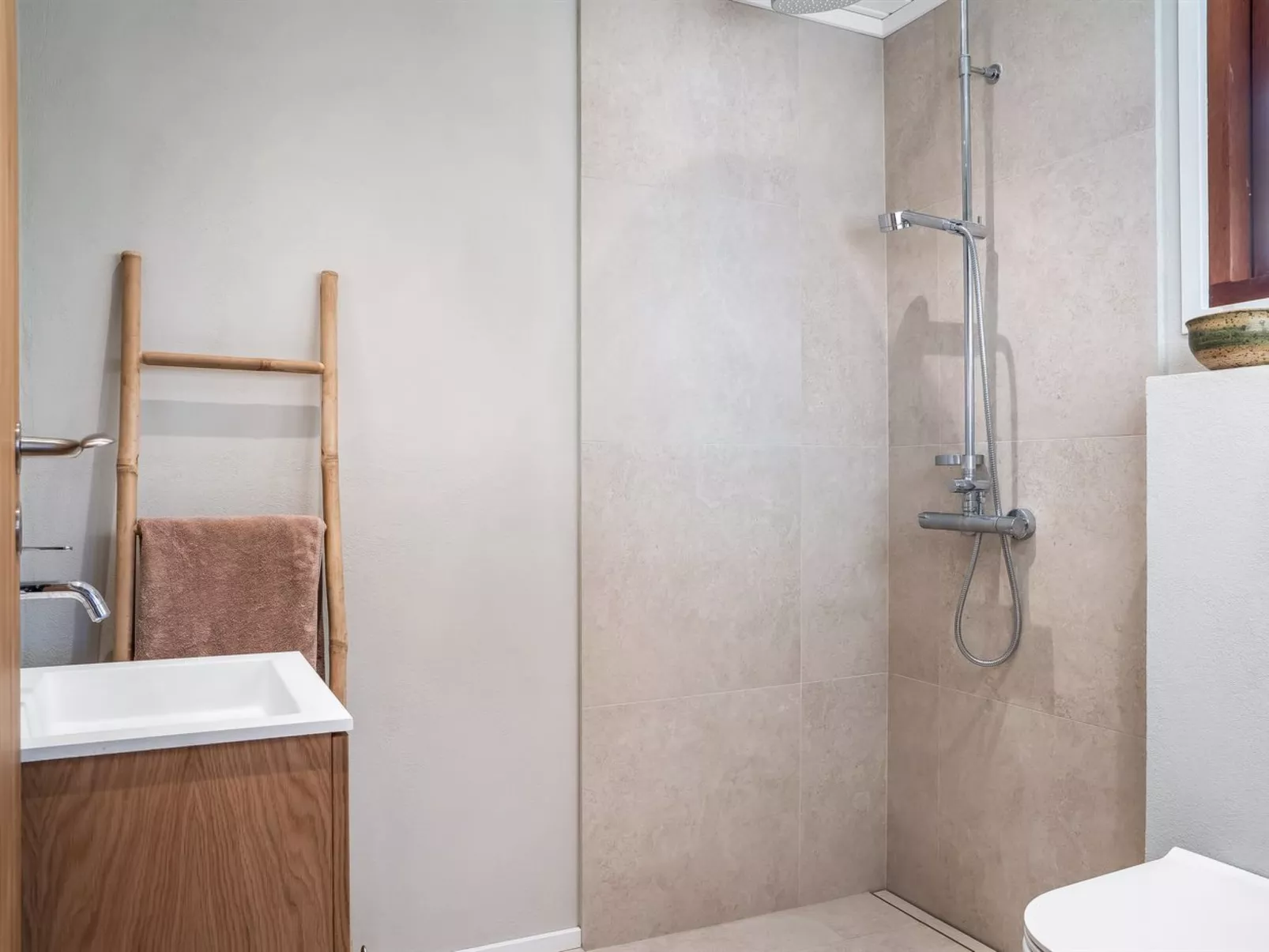 "Kiina" - 100m from the sea - Binnen