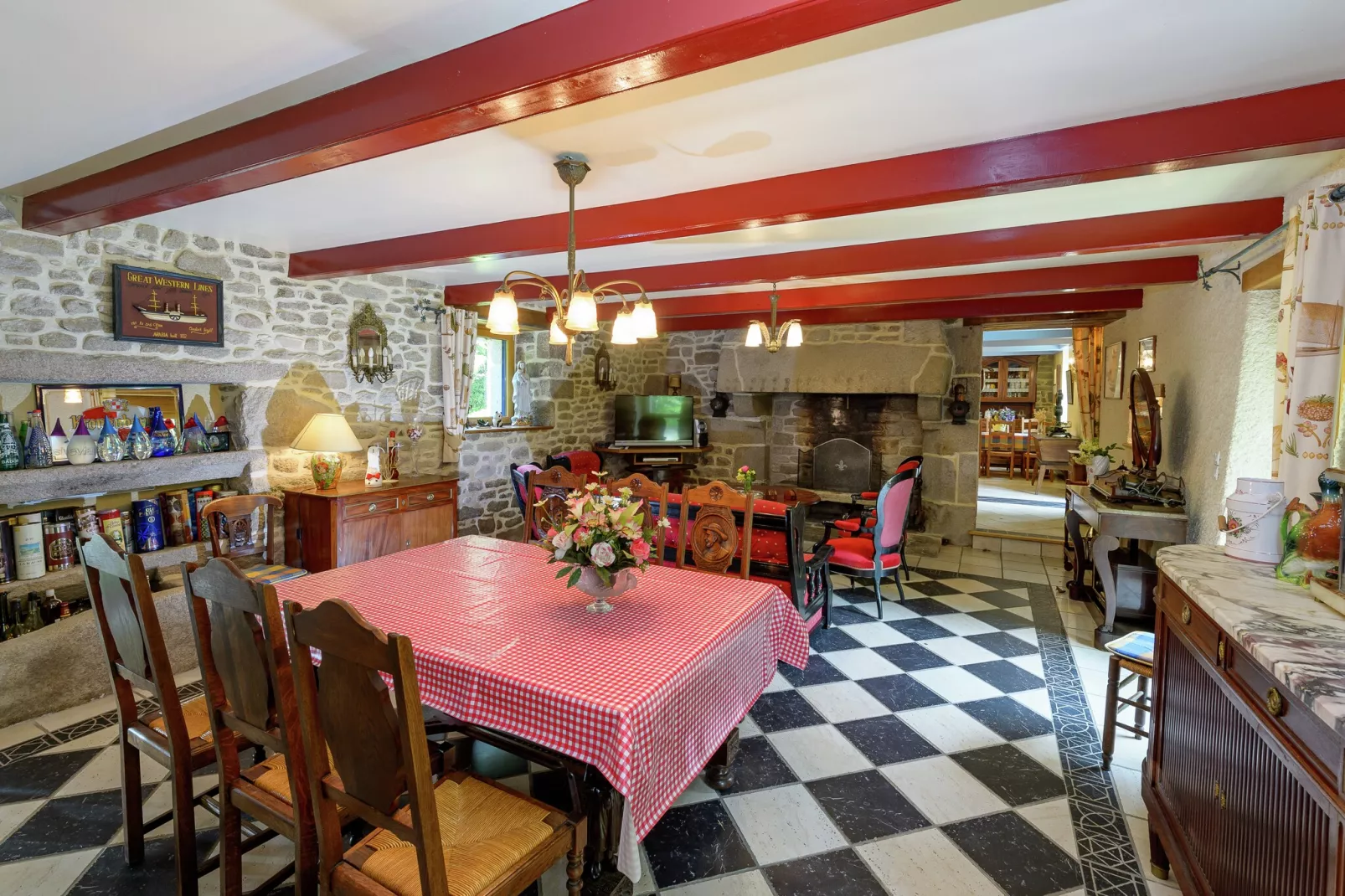 Maison de Vacances à Plounéour- Brignogan Plages - Eetkamer