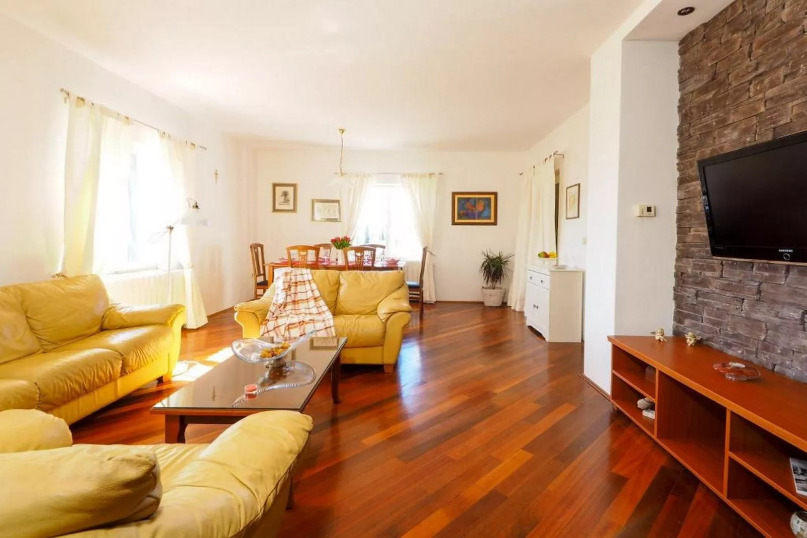 Villa Antonija - Four-Bedroom Villa with Terrace and Private Pool-Woonkamer