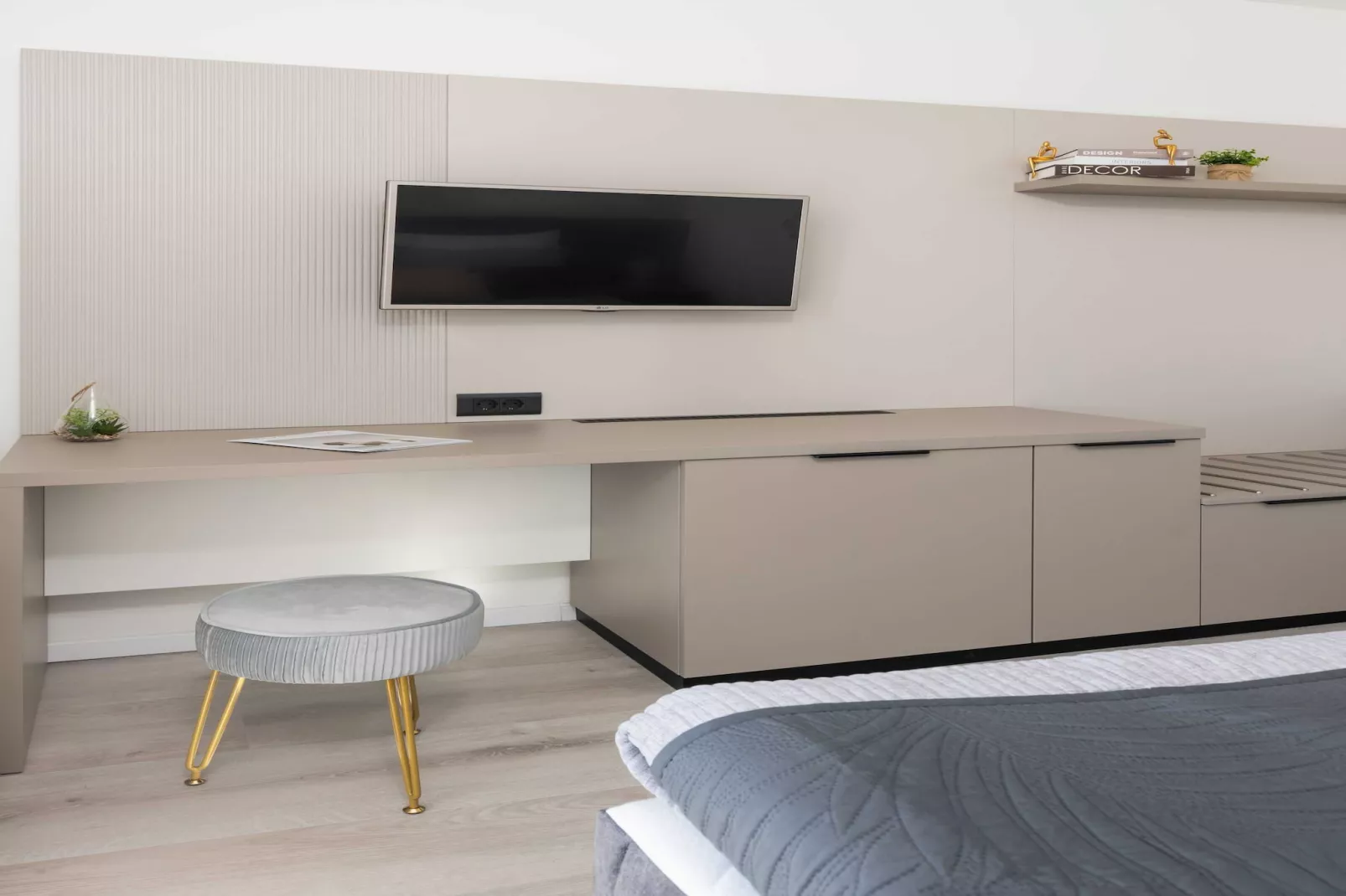 Villa Panorama Dubrovnik (S1) - Deluxe Double Room with Terrace and Sea View-Slaapkamer