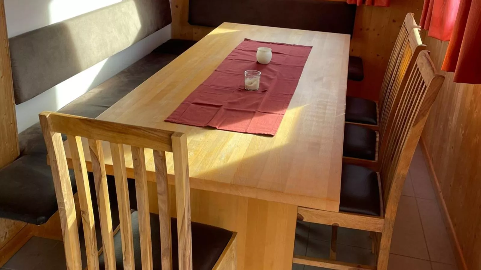 Spatzennest-Eetkamer