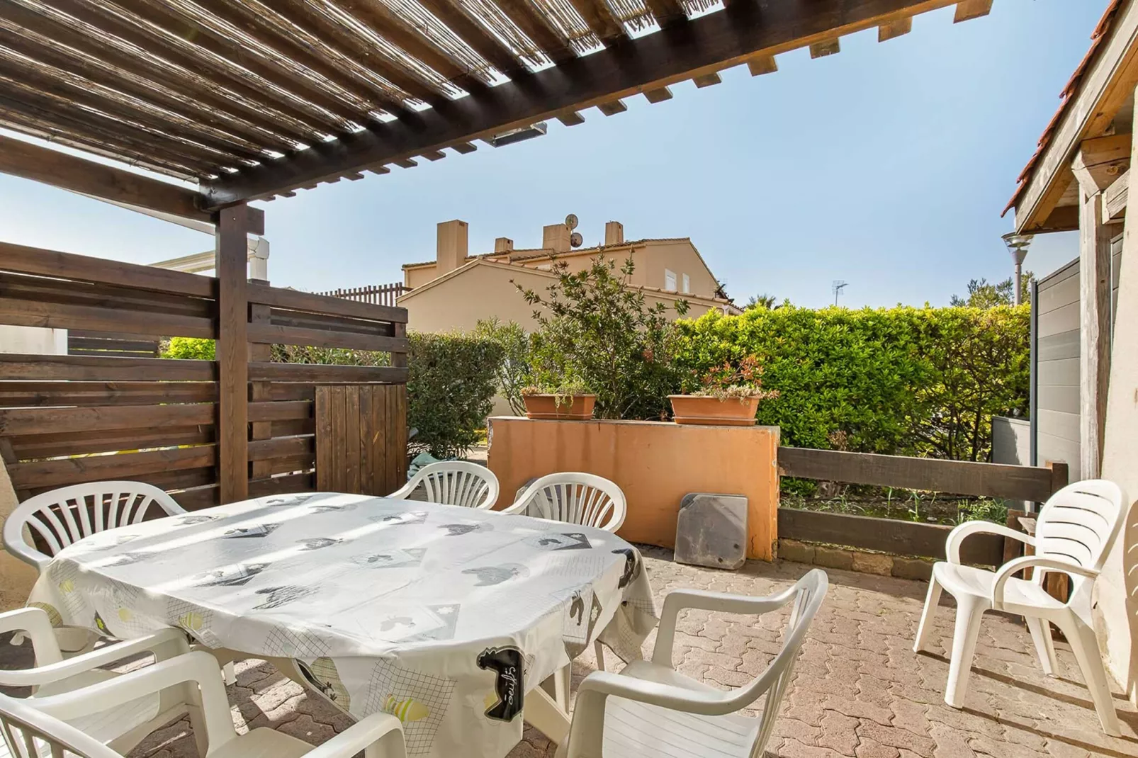 Port La Roquille N°124 - 2P6 - Terras