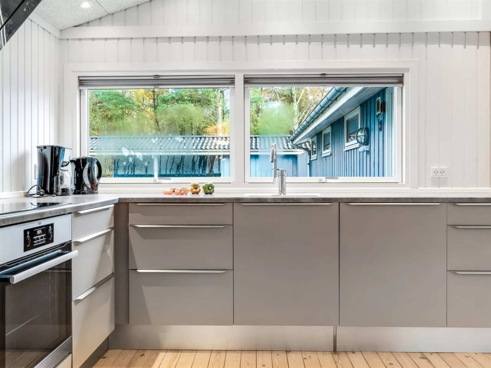 "Alika" - 300m from the sea - Binnen