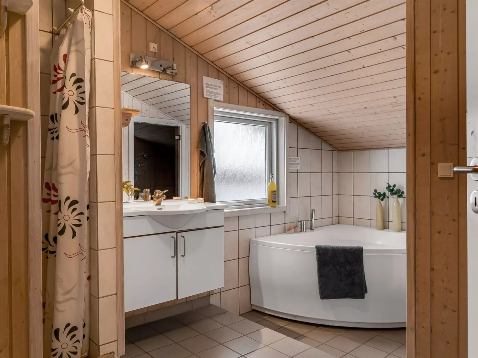 "Galin" - 210m to the fjord-Binnen