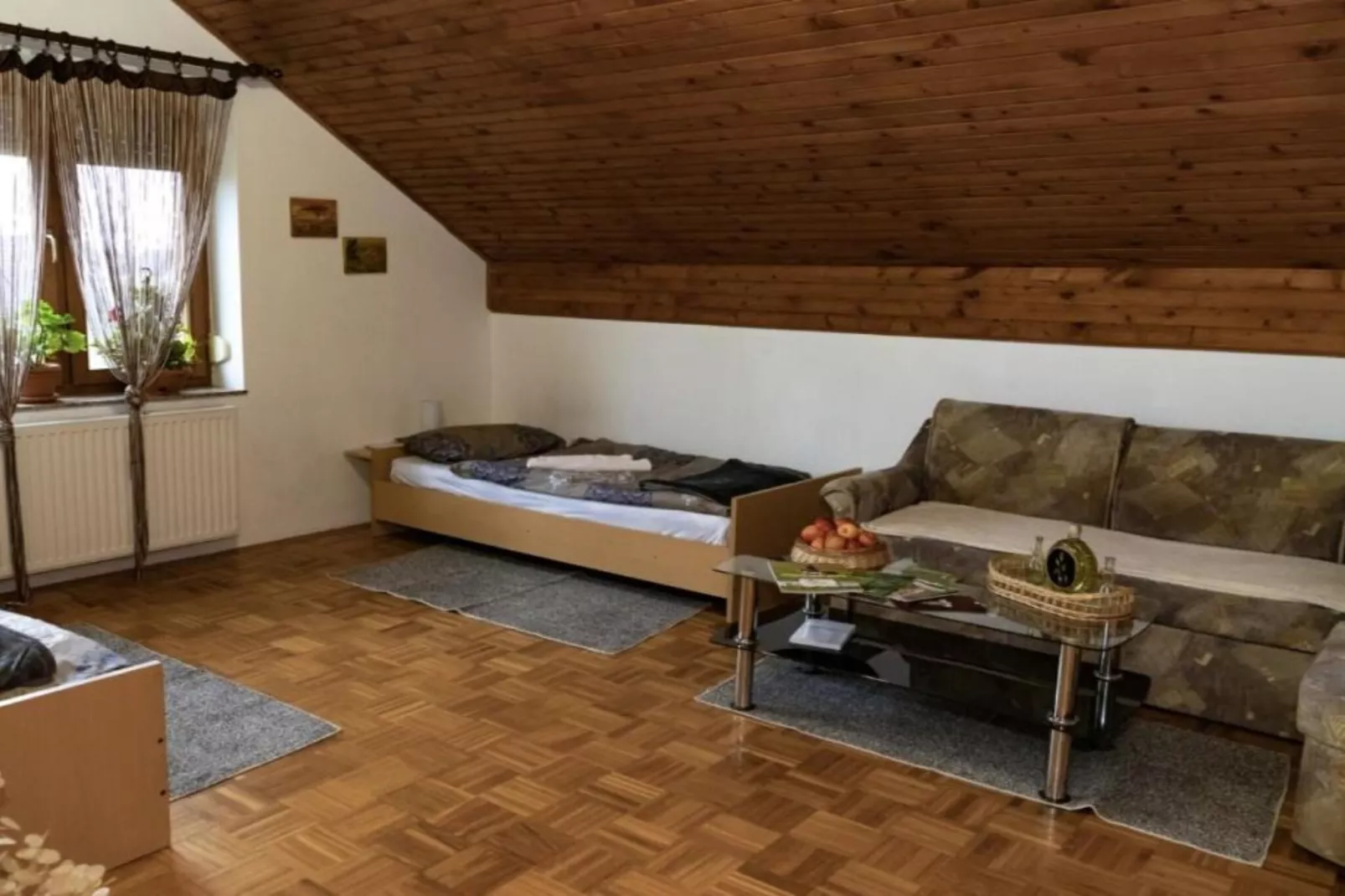 One Bedroom Magic Room (1)-Slaapkamer