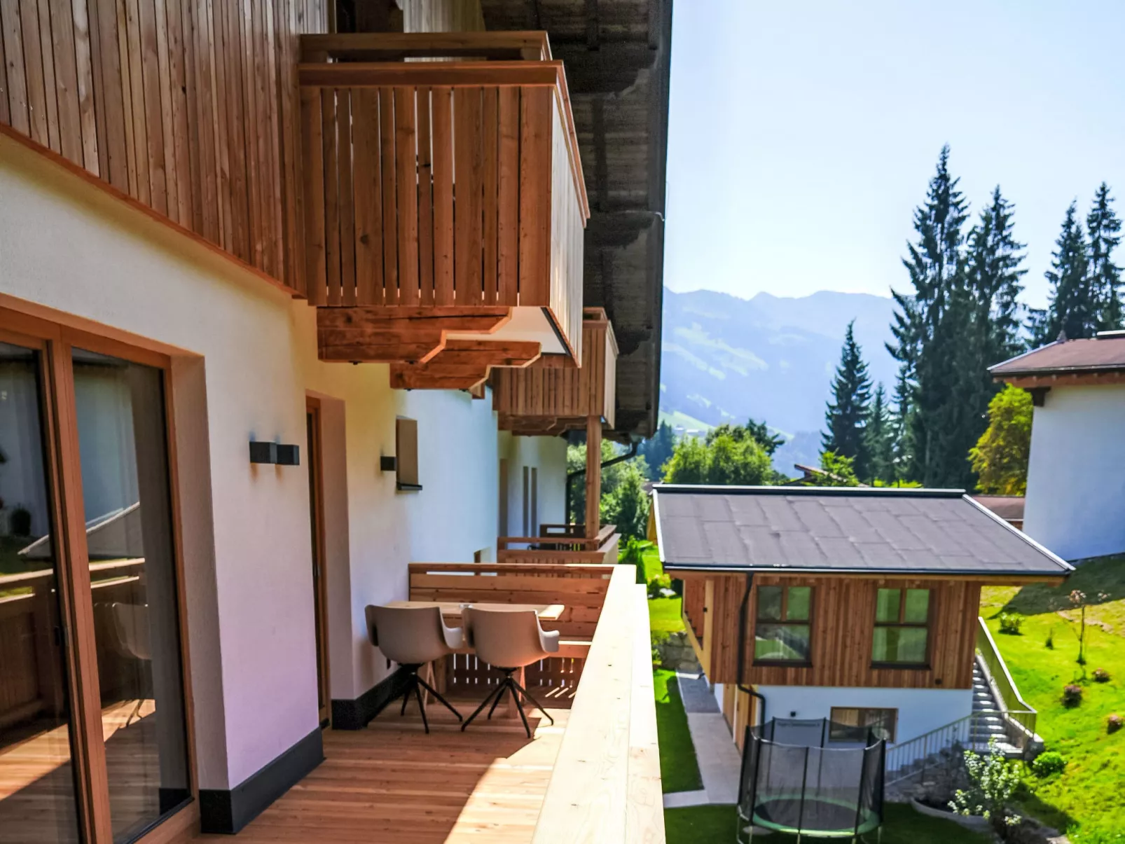 Aparthotel Iris-Buiten