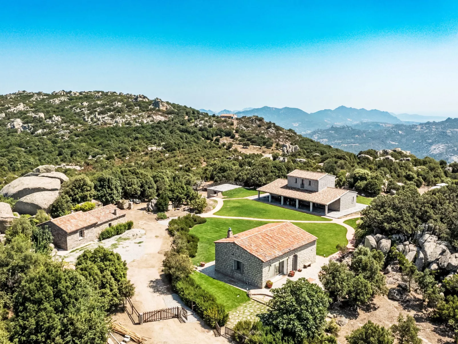 Stazzu Sarra di Monti-Buiten