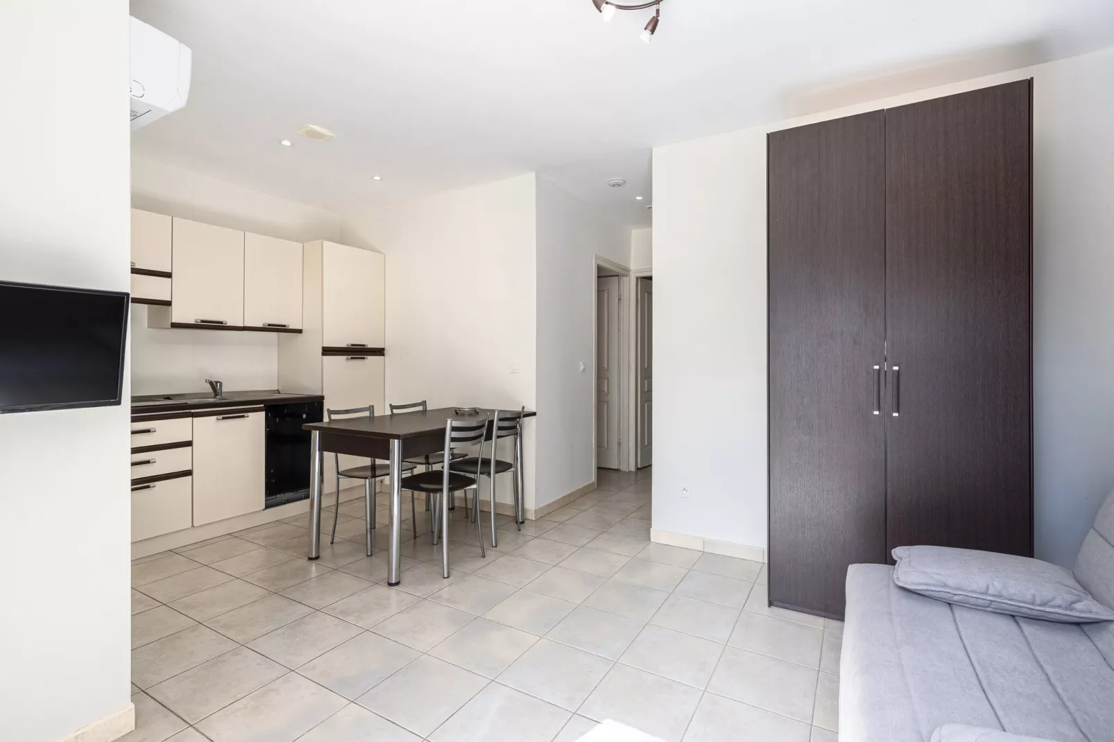 Lisa Maria E N°60 - 3P7-Eetkamer