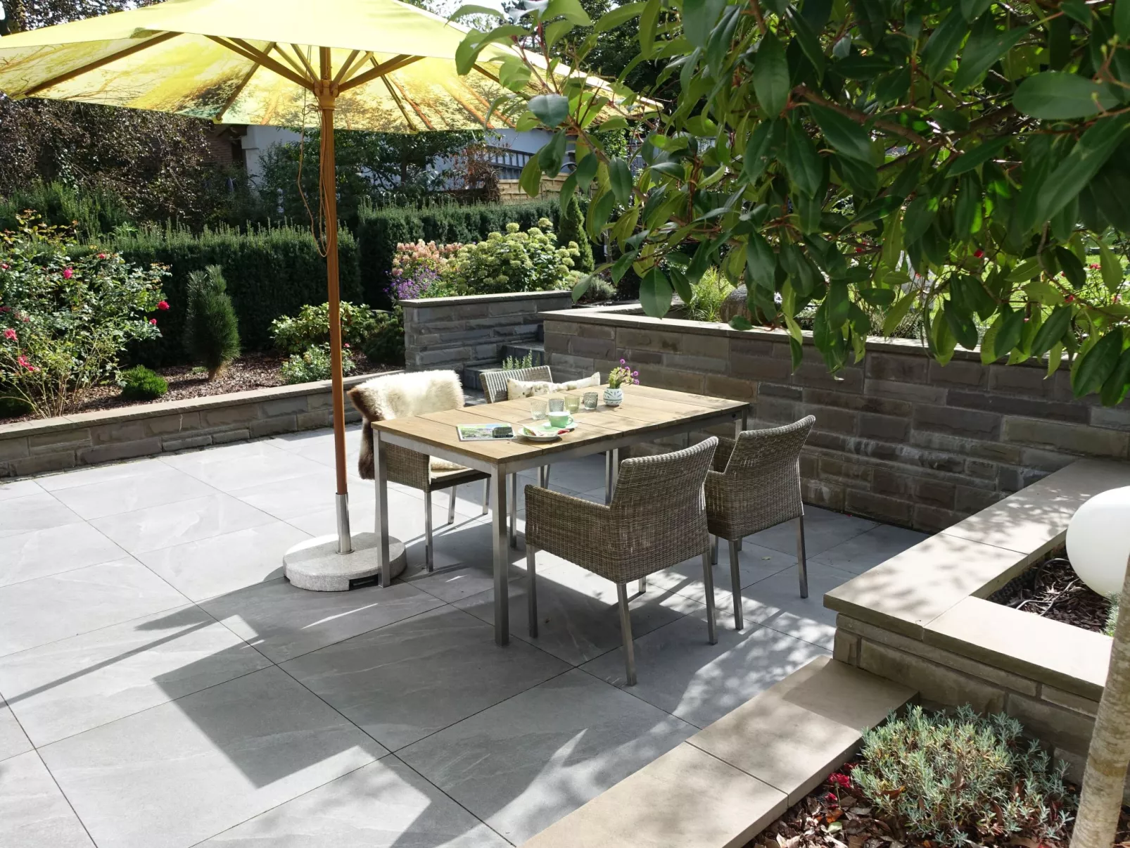 EifeLeben mit wunderschönem Garten-Image-tags.info