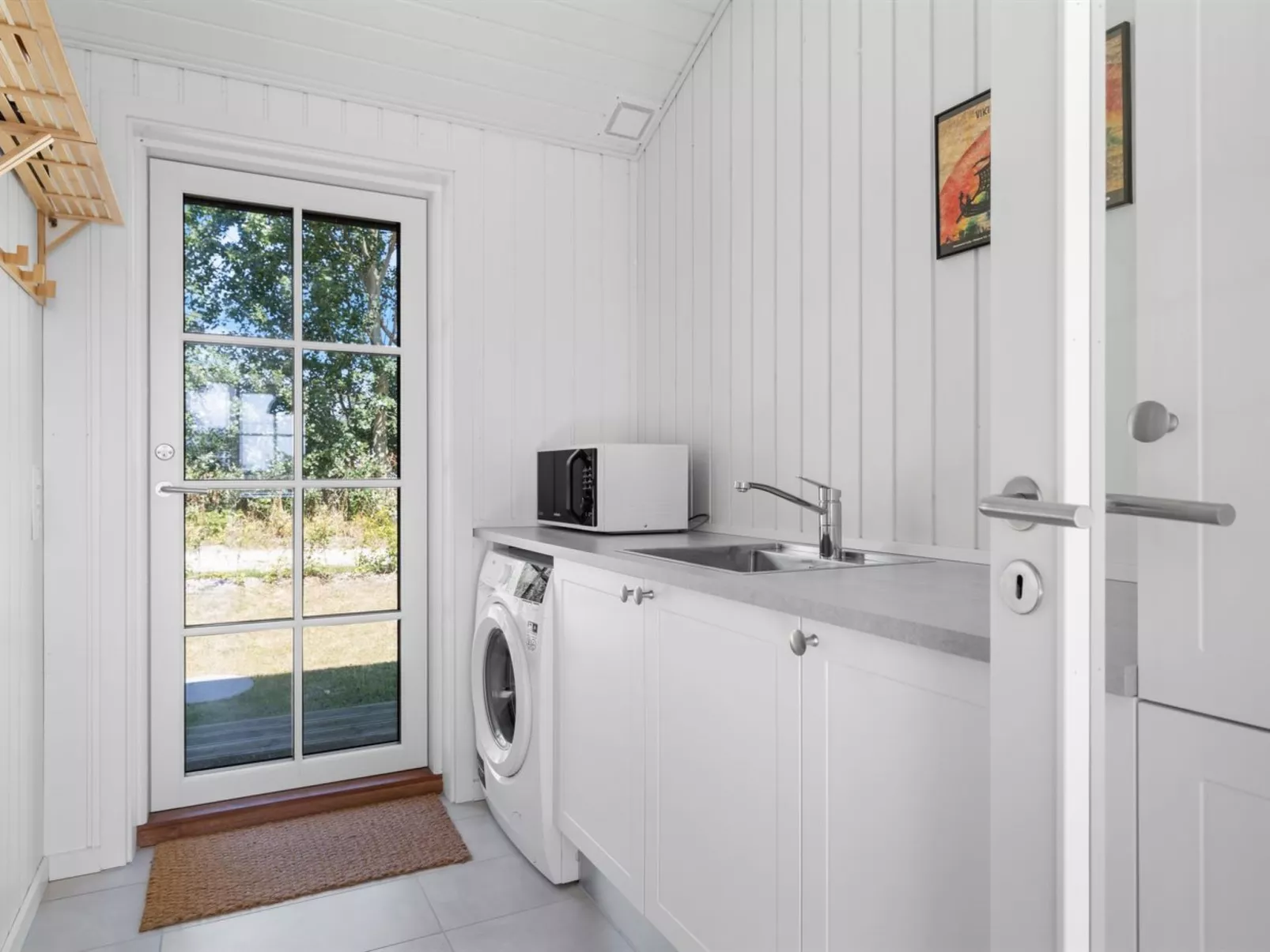 "Edvardsine" - 40m from the sea-Binnen