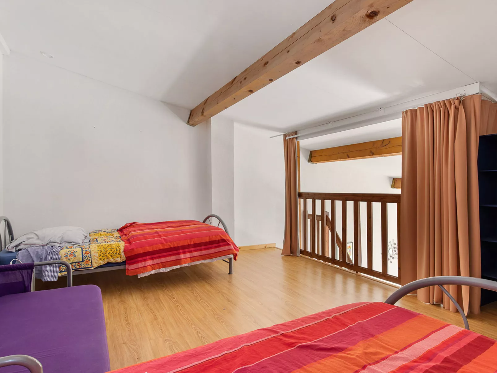 Perles du Soleil-Binnen