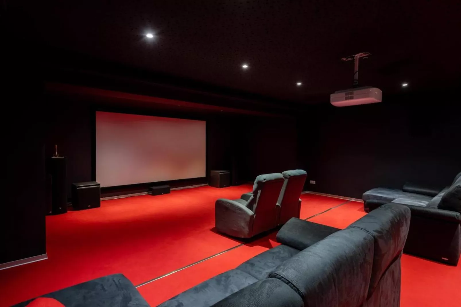 Villa avec piscine chauffée spa salle sport et cinéma-Faciliteiten