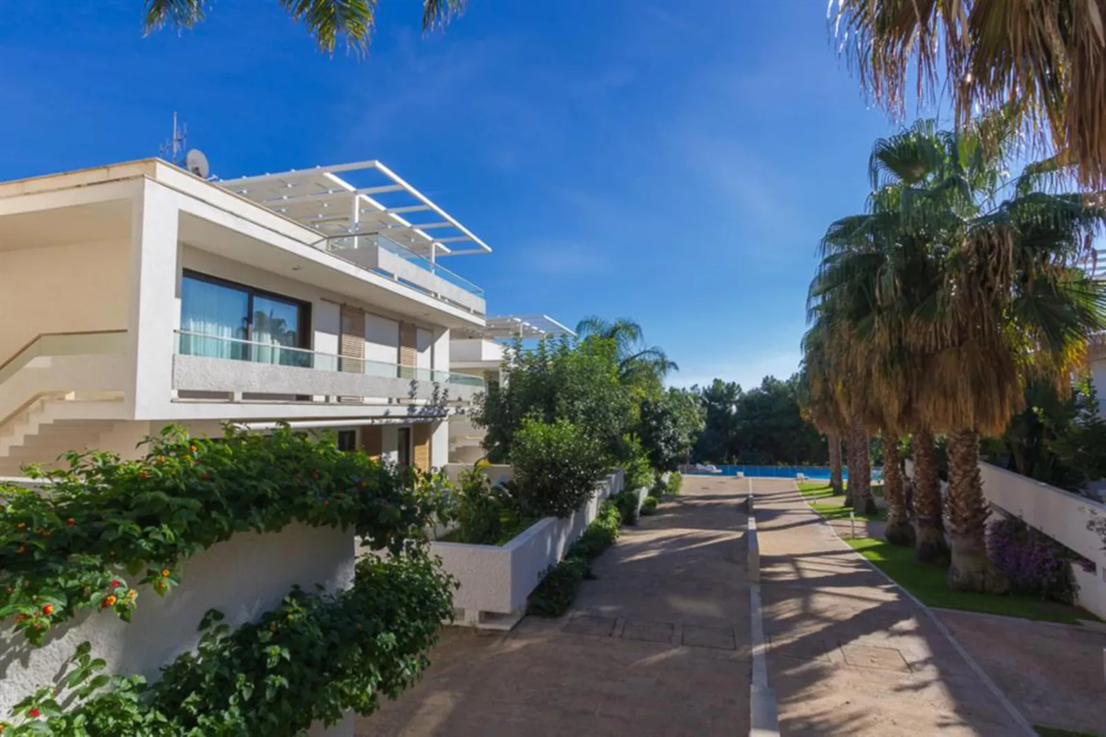 KAMENA RESIDENCE APARTMENT / APARTMENT 2 BEDROOMS-Buitenkant zomer