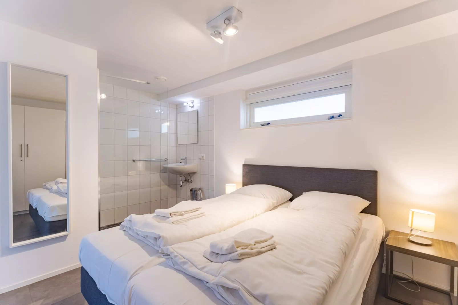 Zonnedorp 19 Modern holiday home Renesse | Beach within walking distance - Slaapkamer