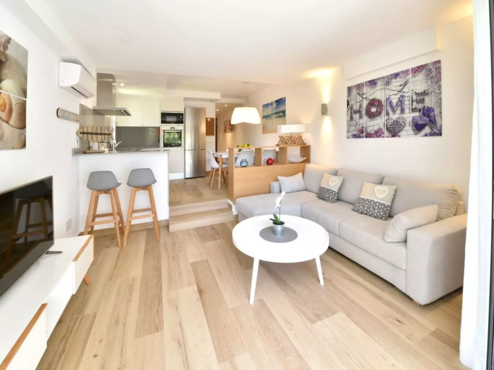 Neu renoviertes, modernes Apartment für 4 Personen, direkt an der Cala Ferrera - Binnen