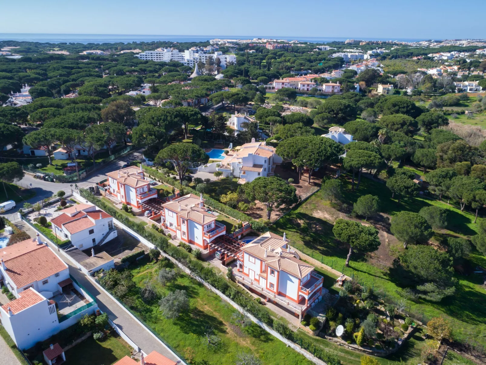 4-Schlafzimmer-Villa, Garten, Pool, Strand - Image-tags.info